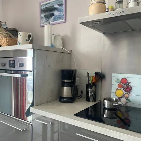 Maison A Proche Centre Avec Parking - Fr-1-22-385 *