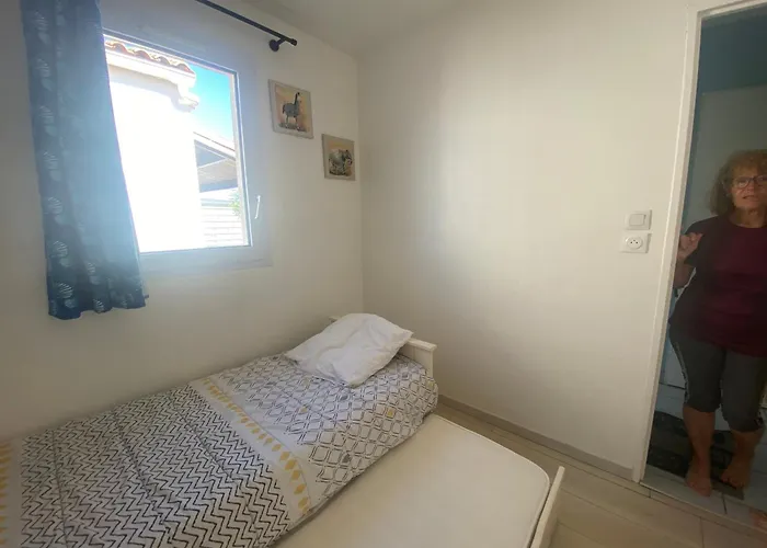 Maison A Proche Centre Avec Parking - Fr-1-22-385 Holiday home *